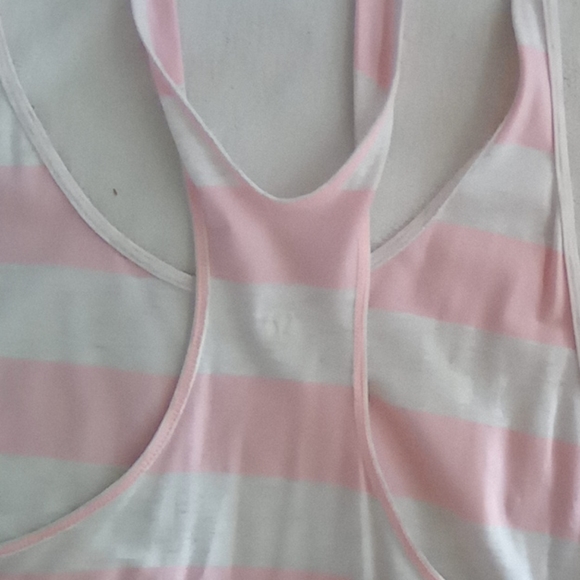 Lululemon tank size 4 - Picture 3 of 3